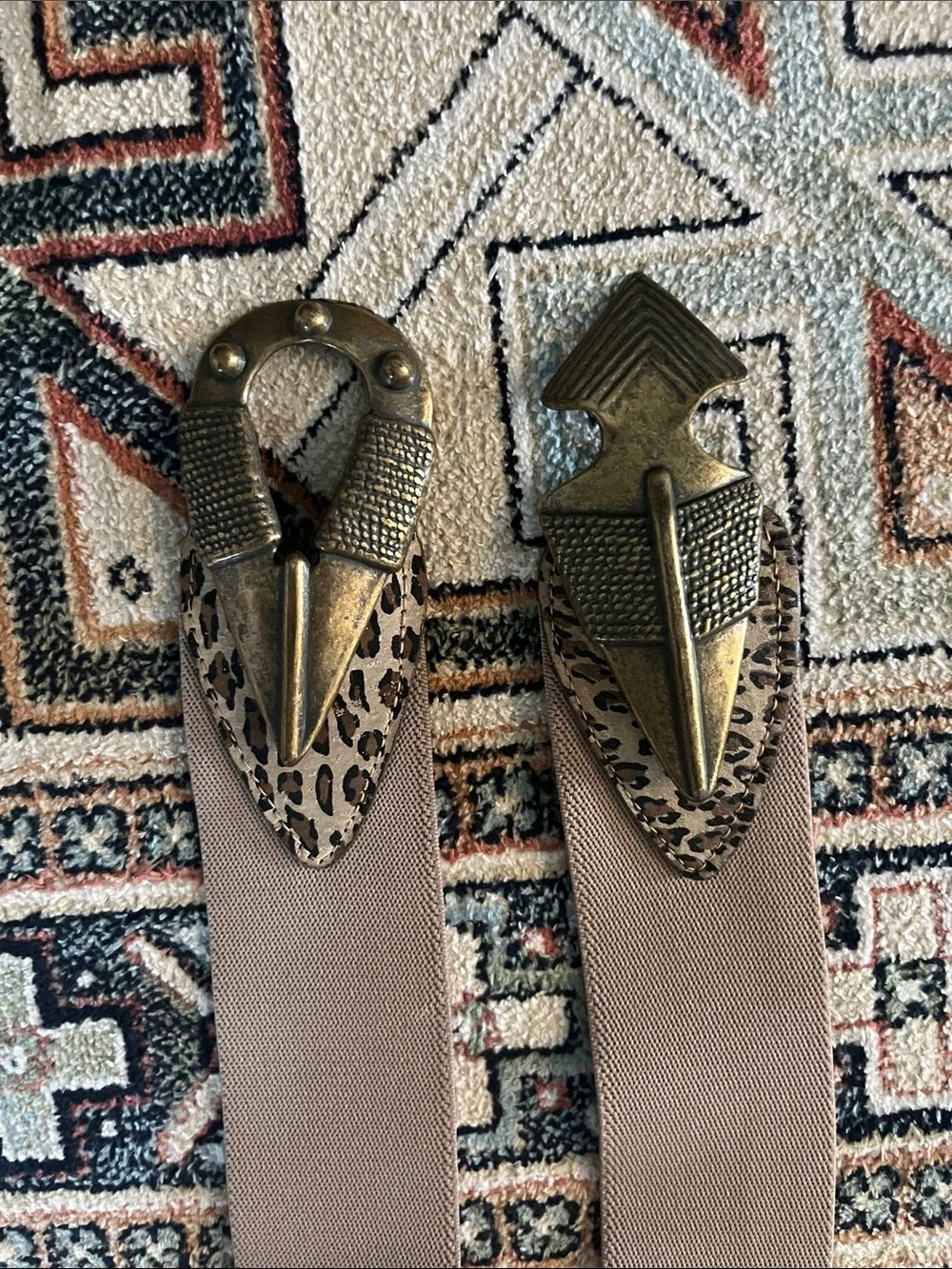 Vintage chic taupe